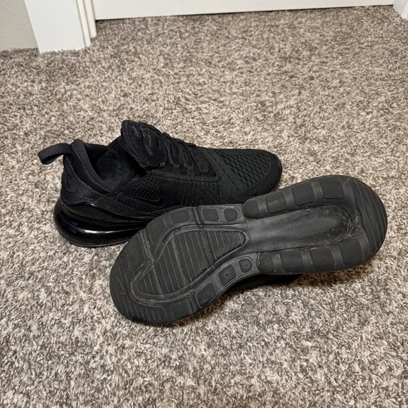 Nike Air Max 270 All Black - Picture 8 of 14
